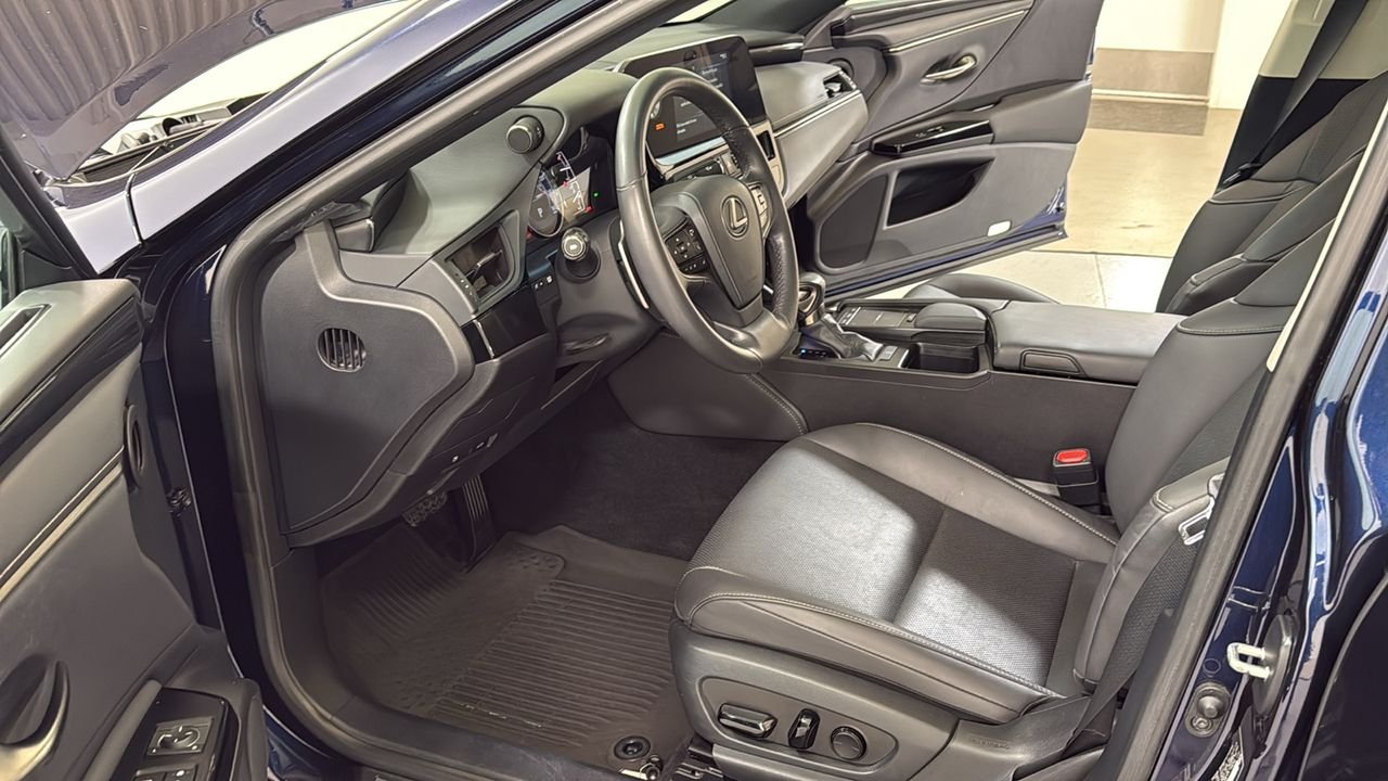 2022 Lexus ES 350 - Photo 12