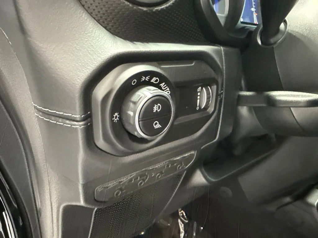 Used 2025 Black Jeep Rubicon image 21