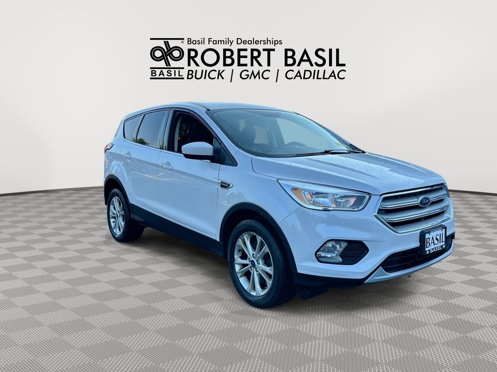 Used 2019 Ford Escape SE with VIN 1FMCU9GD4KUA31516 for sale in Orchard Park, NY