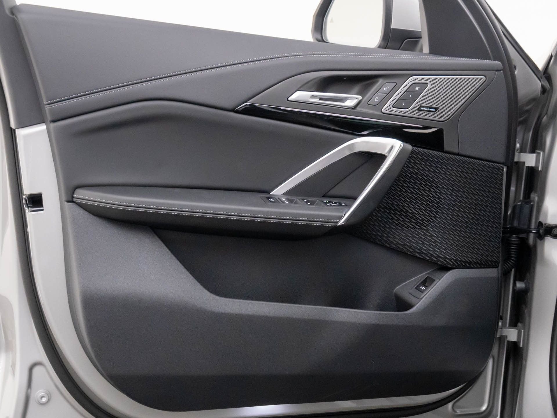 New 2026 Space Silver Metallic BMW xDrive28i image 13