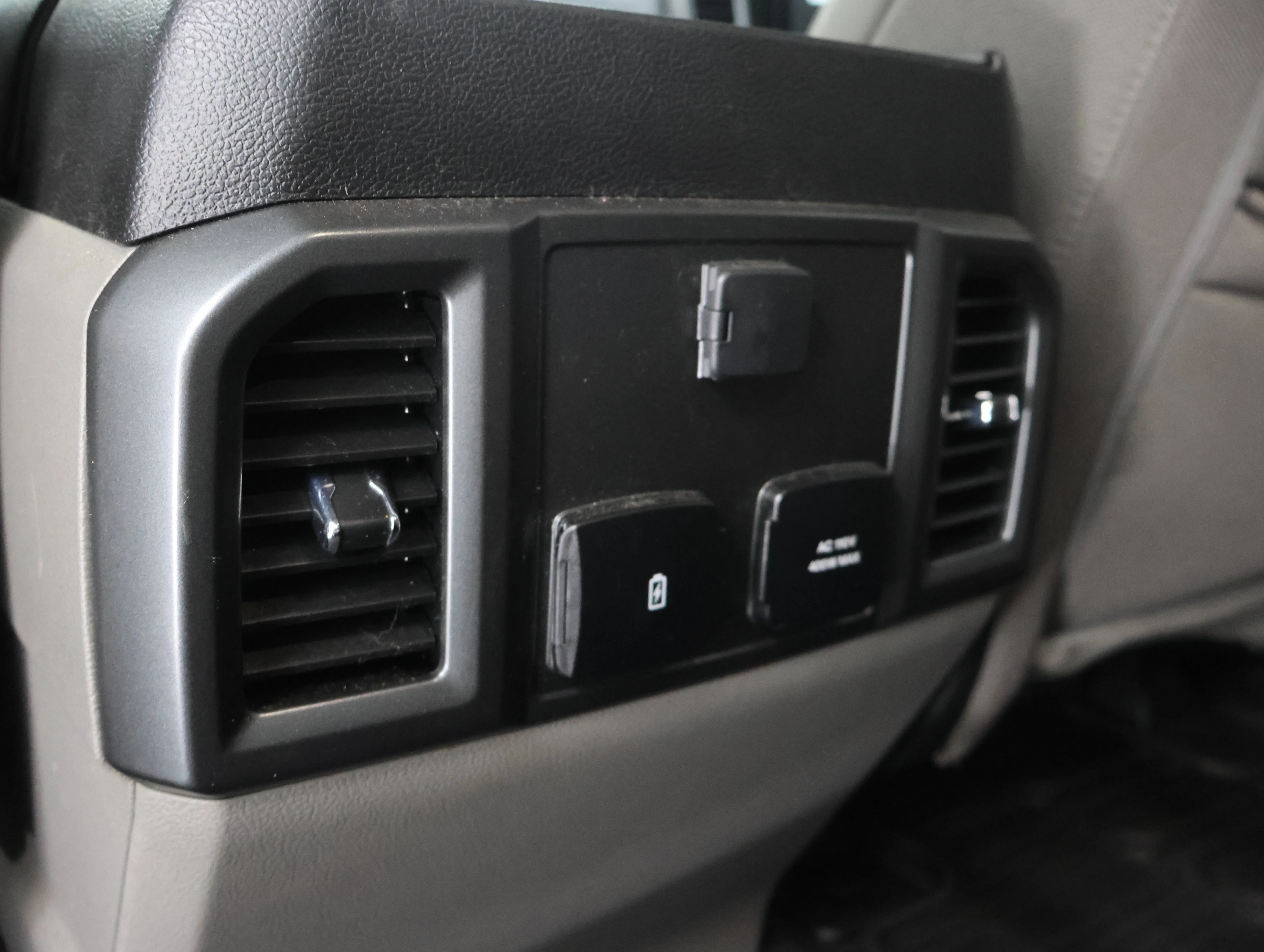 Used 2021 Agate Black Metallic Ford XLT image 40