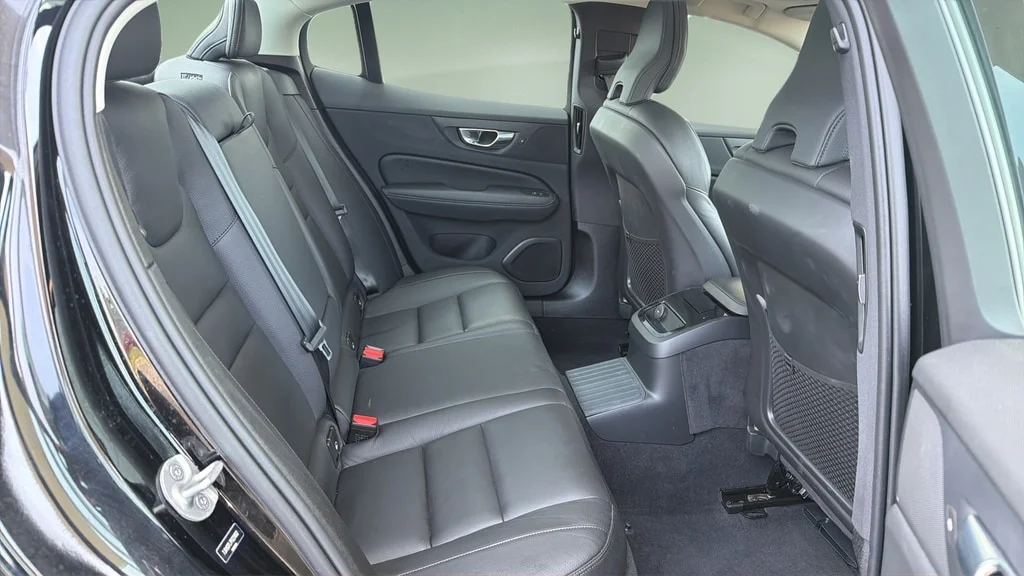 2023 Volvo S60 Plus - Photo 19