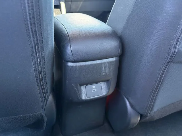 2025 Nissan Versa Sedan SV - Photo 28