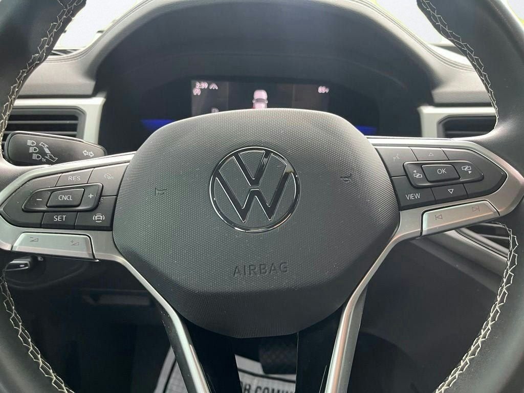 Used 2022 White Volkswagen 2.0T SE image 15