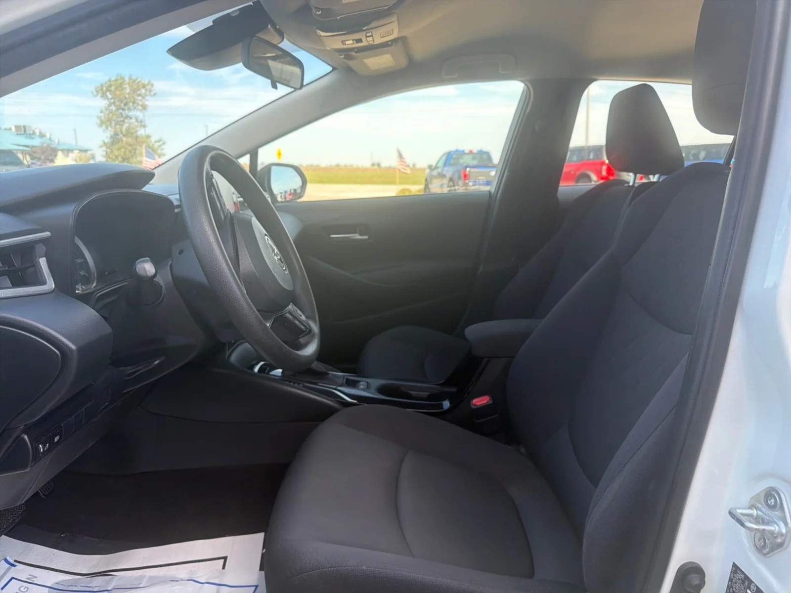 Used 2020 White Toyota LE image 11