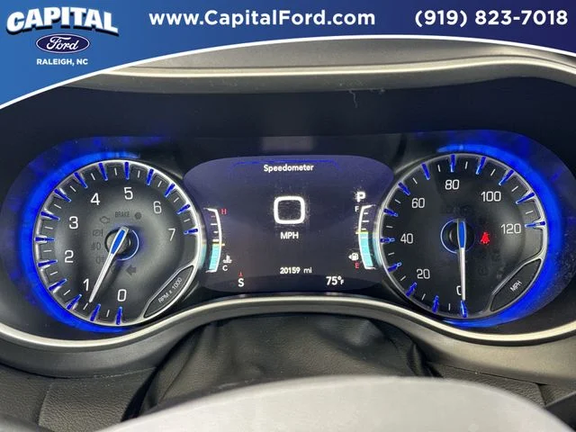 Used 2025 Black Chrysler Select image 24