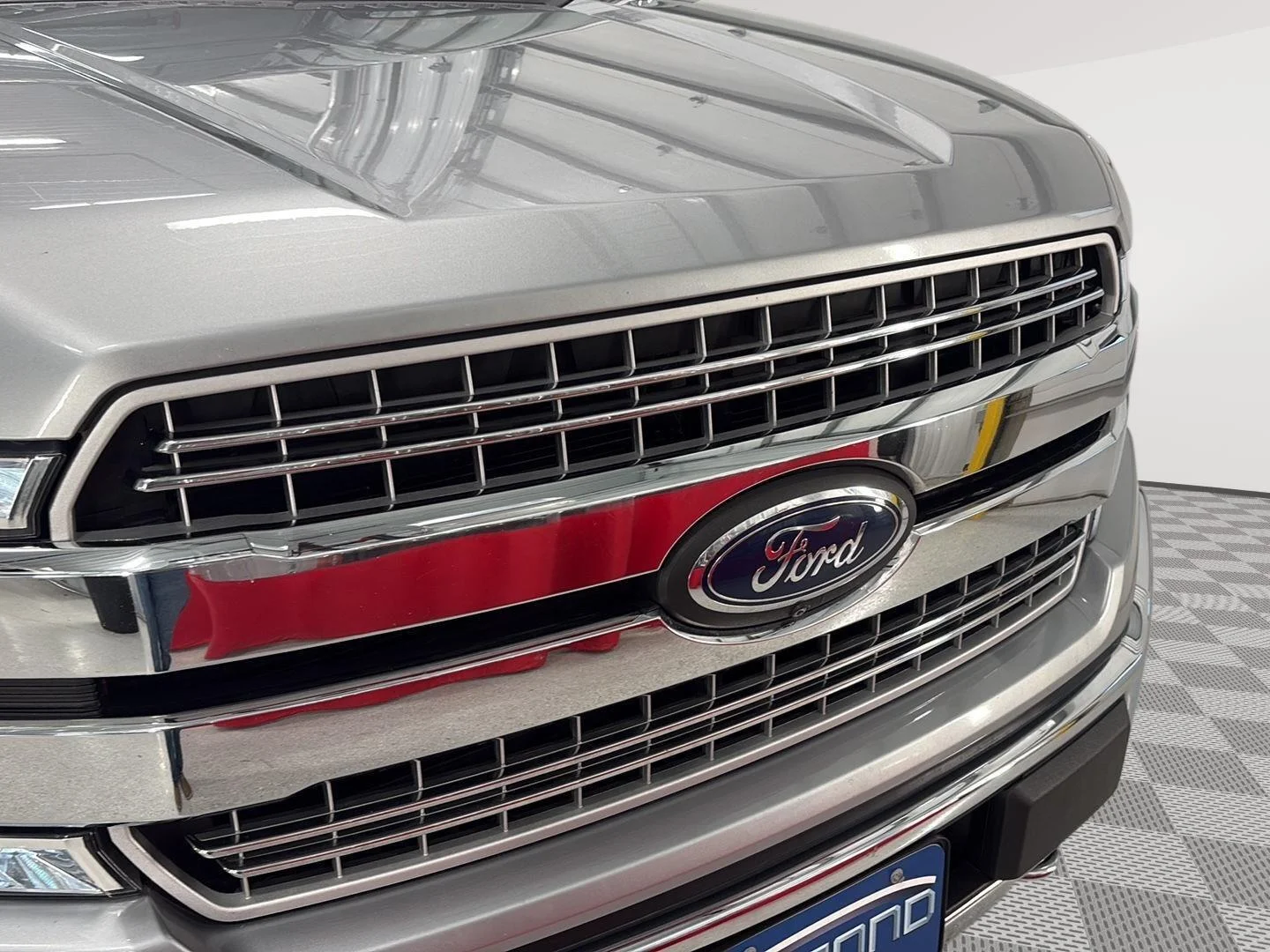Used 2020 Iconic Silver Ford XL image 28