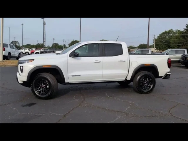 New 2026 Summit White GMC Elevation image 29
