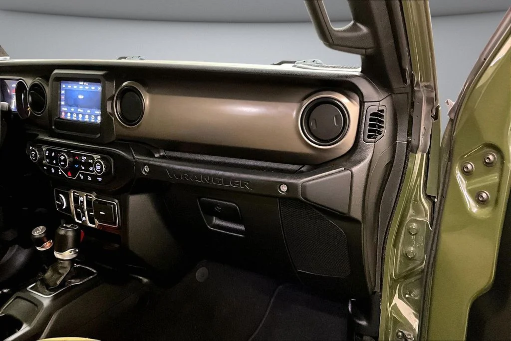Used 2021 Green Jeep Unlimited Sport S image 27