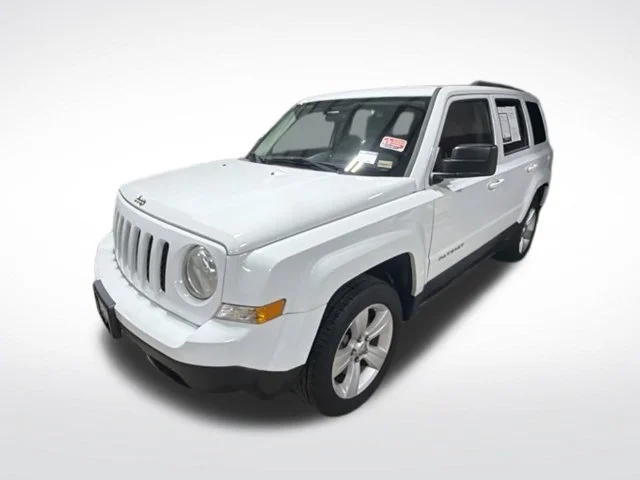 Used 2011 White Jeep Sport image 9