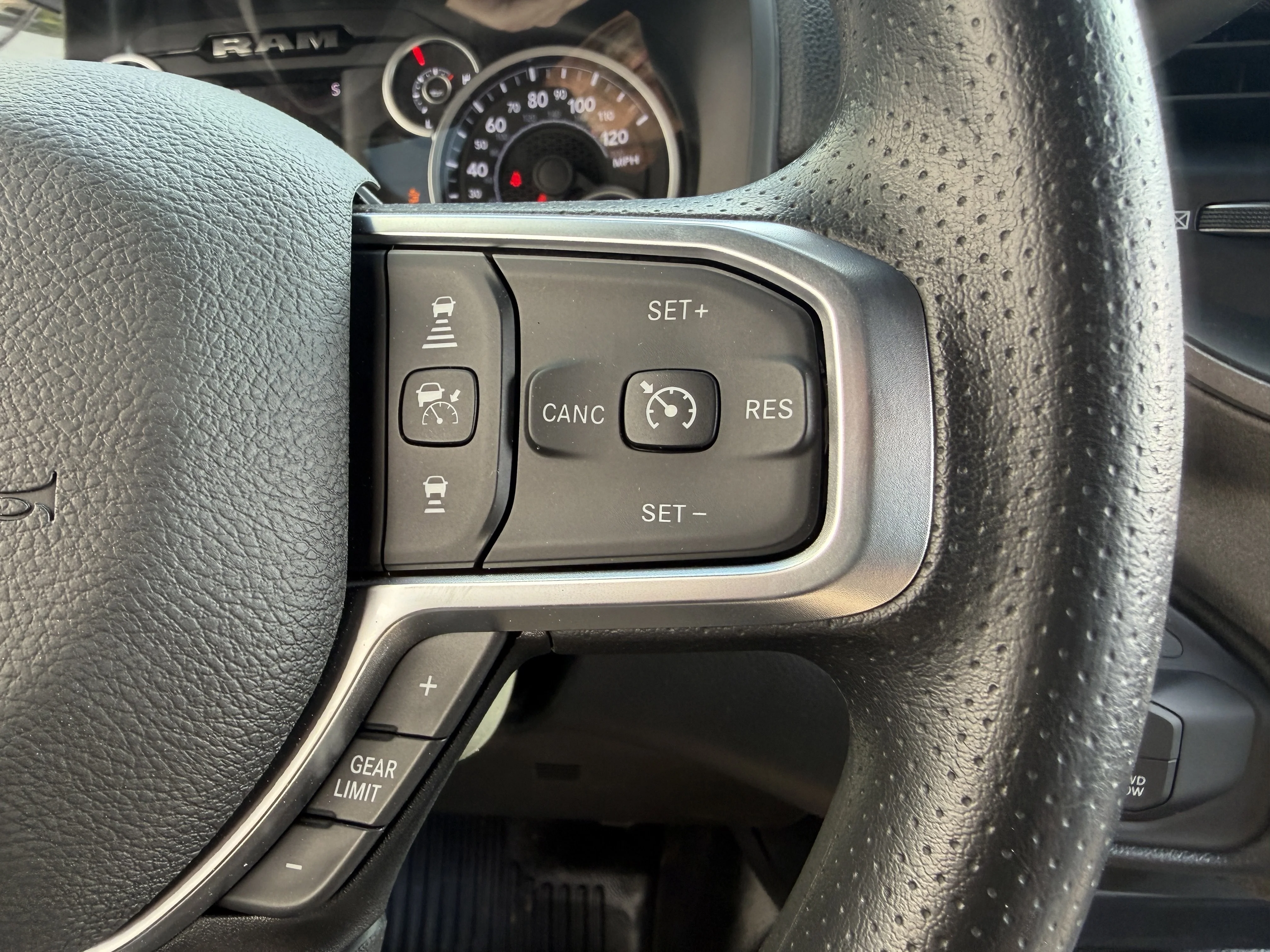 2026 RAM 3500 Chassis Tradesman - Photo 30