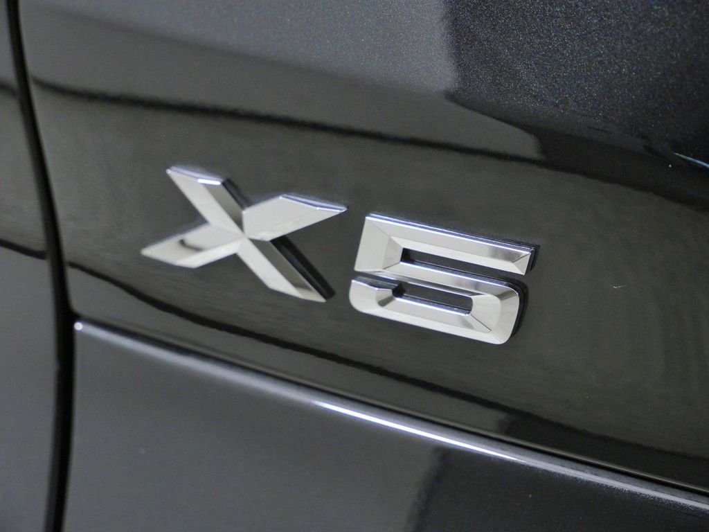 New 2026 Black Sapphire Metallic BMW xDrive40i image 13