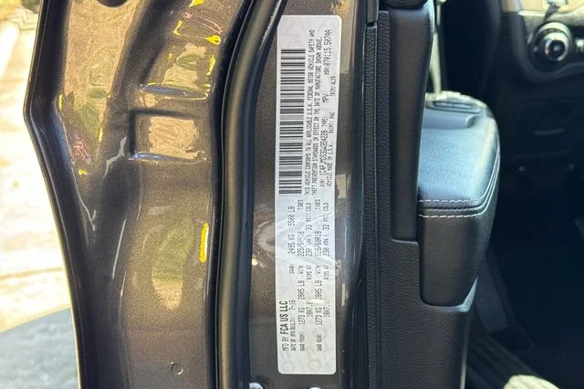 Used 2016 Gray Jeep High Altitude image 36