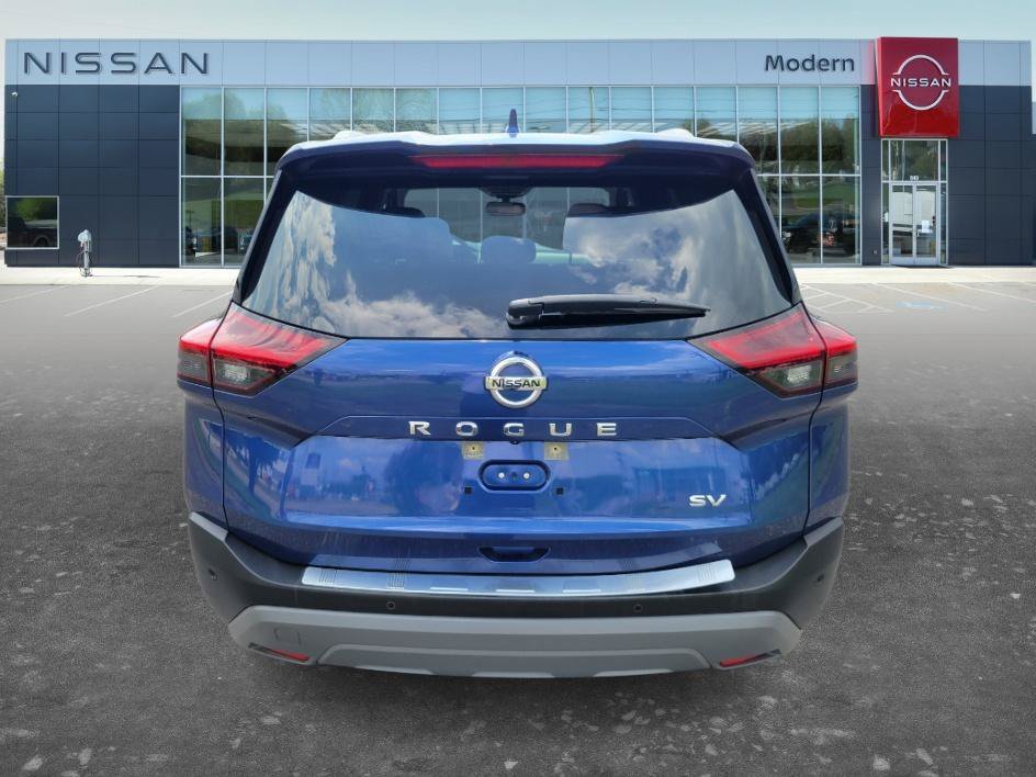 Used 2021 Caspian Blue Metallic Nissan SV image 6