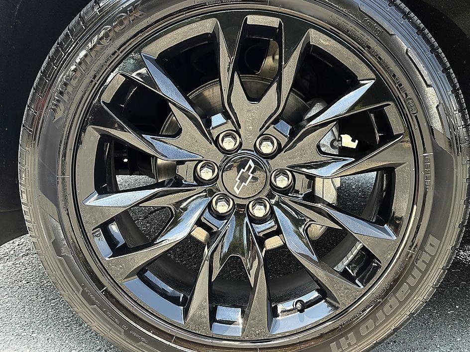 Used 2021 Satin Steel Metallic Chevrolet LT image 7