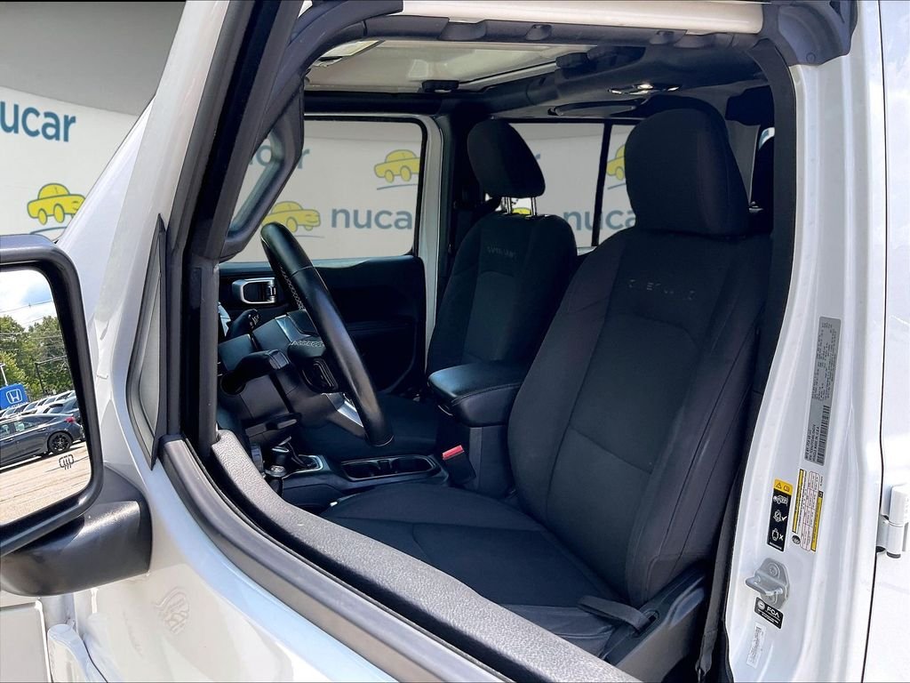 Used 2022 White Jeep Overland image 10