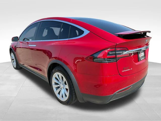 Used 2018  Tesla P100D image 5