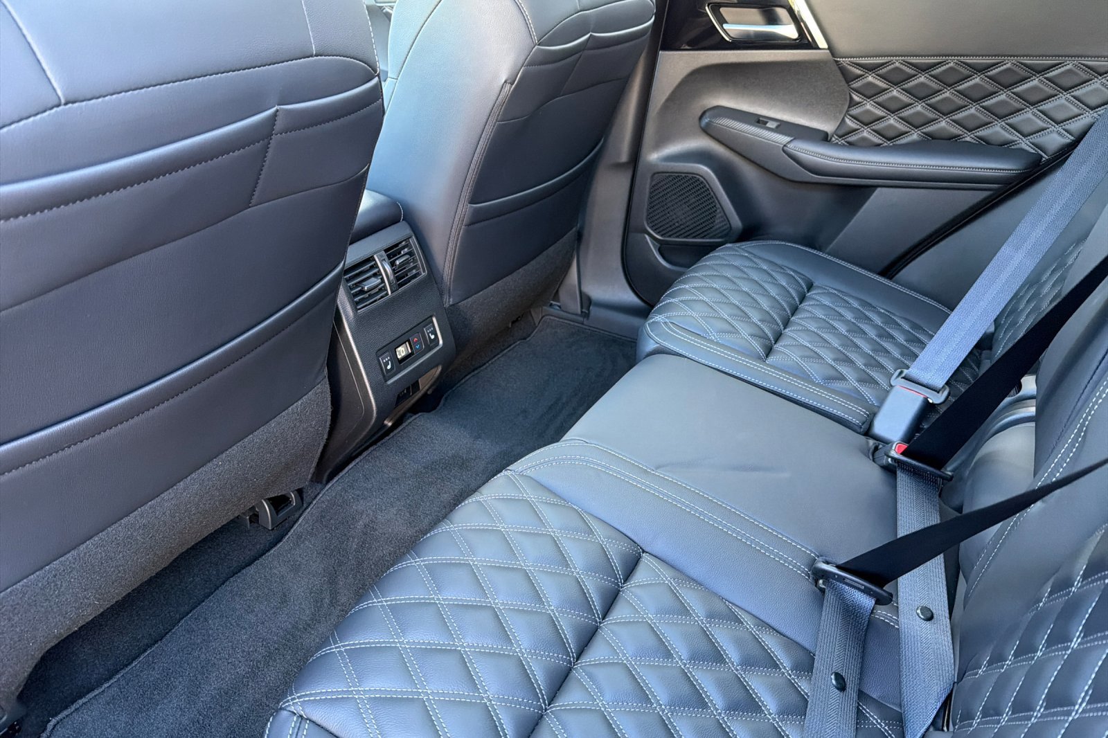 New 2026 Moonrock Gray Nissan Platinum image 9