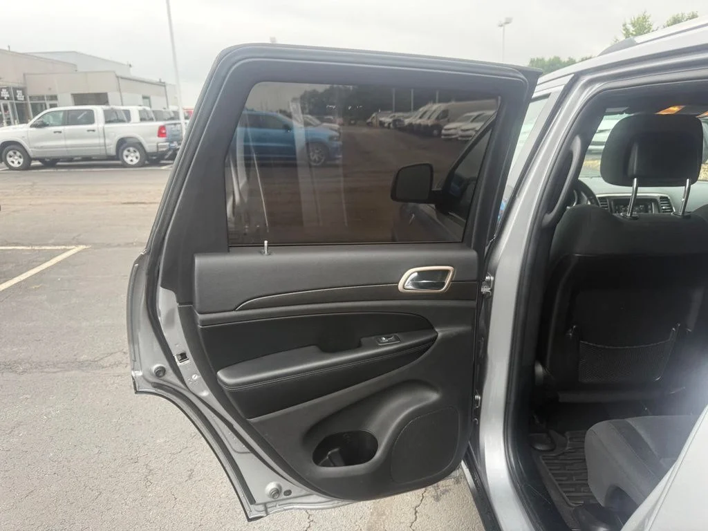 Used 2017 Silver Jeep Laredo image 32