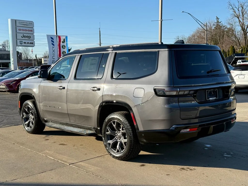 New 2026 Baltic-Gray Metallic Clear-Coat Exterior Paint Jeep Upland image 5
