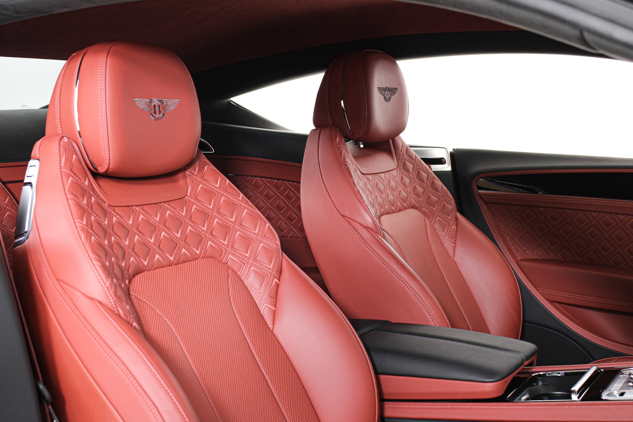 Used 2024 Black Bentley  image 26
