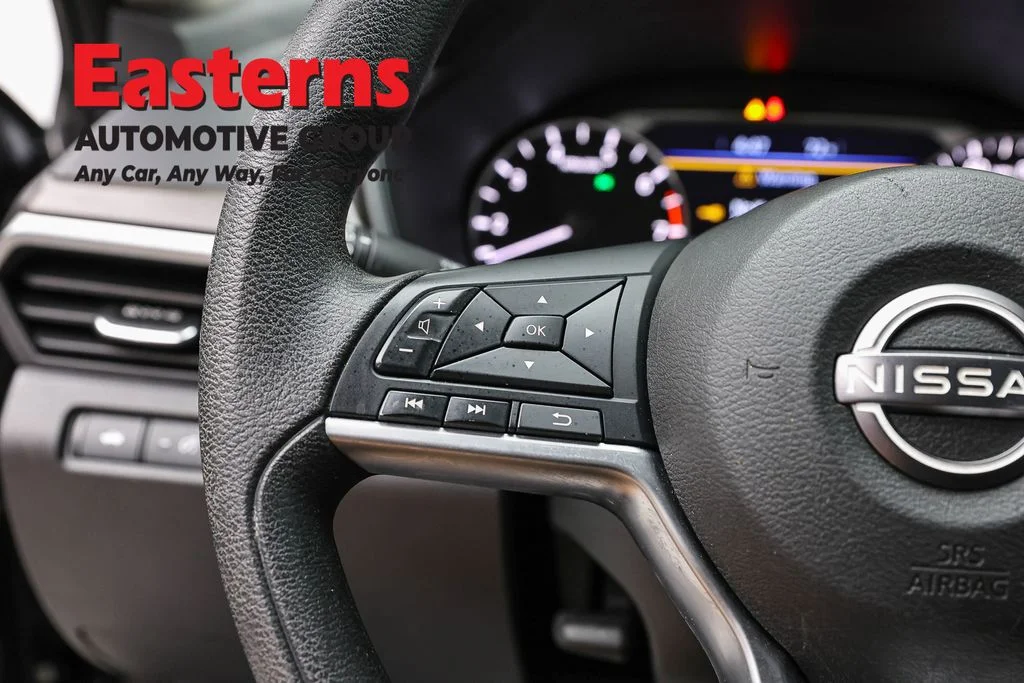 Used 2023 Black Nissan 2.5 SV image 15