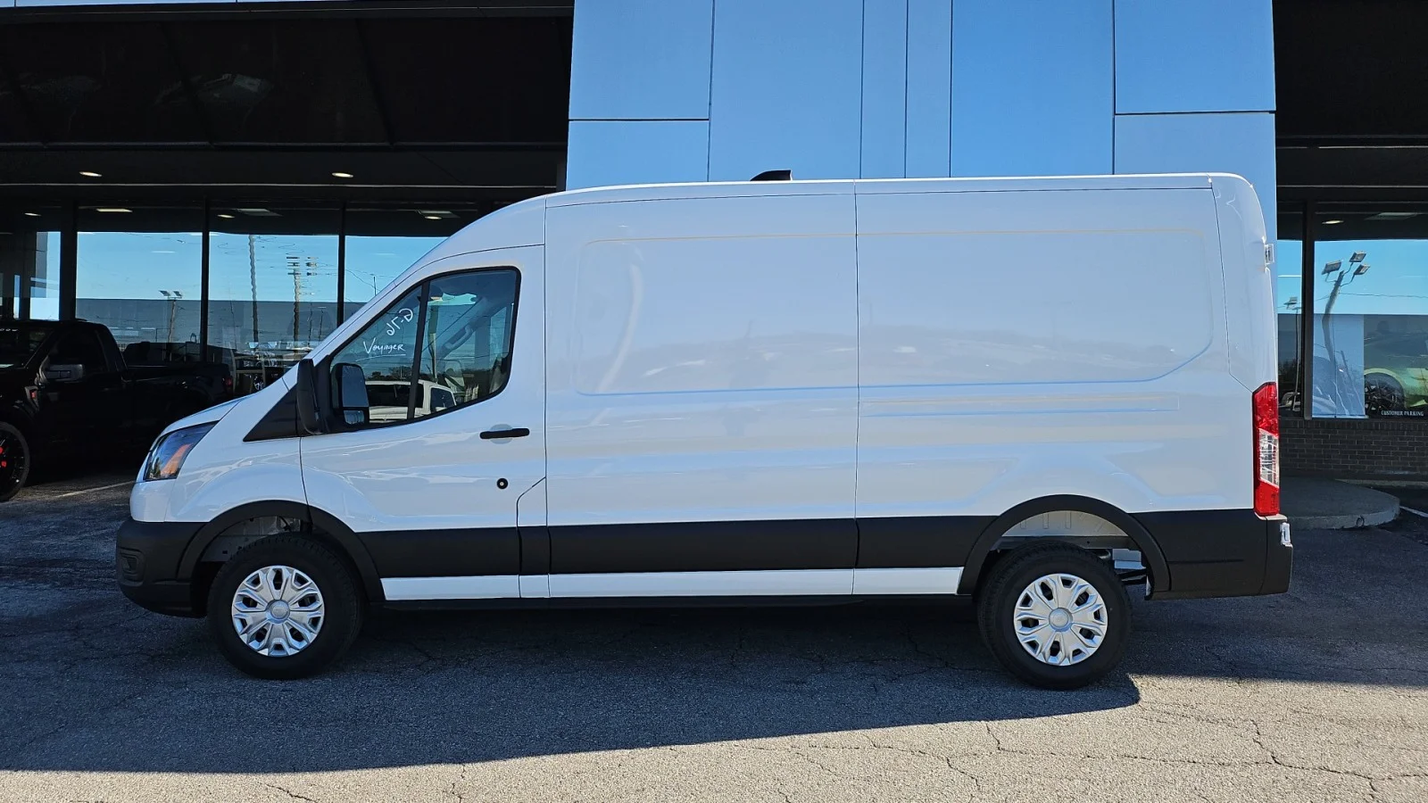 New 2026 Oxford White Ford 250 XL Medium Roof image 3