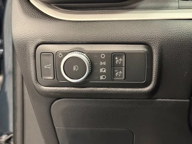 Used 2022 Blue Ford XLT image 11
