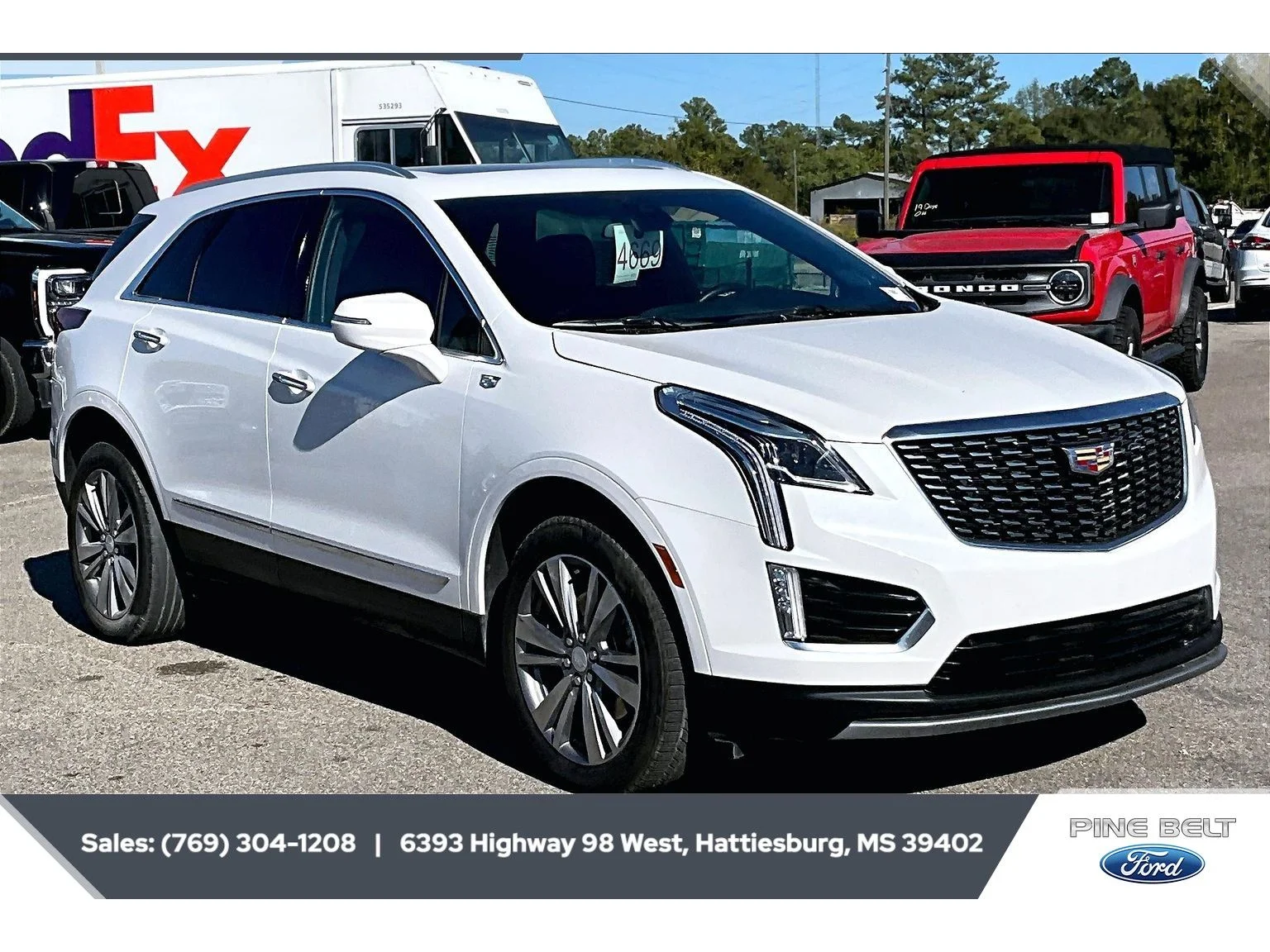 Used 2025 Crystal White Tricoat Cadillac FWD Premium Luxury image 2
