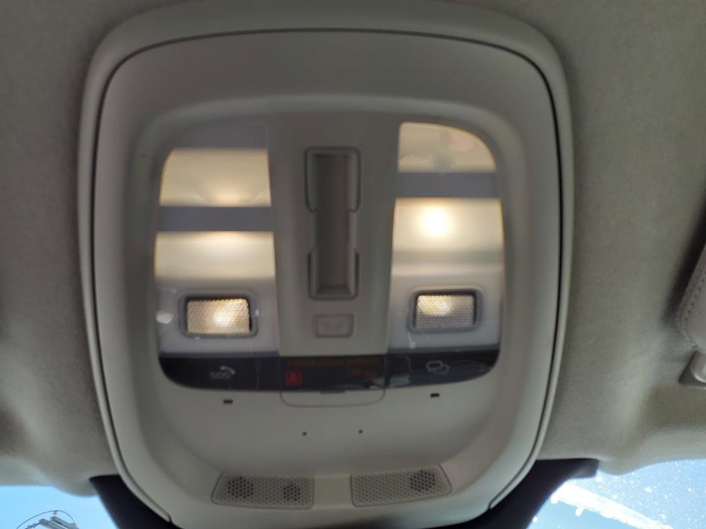 Used 2025 Denim Blue Metallic Volvo Ultra image 20