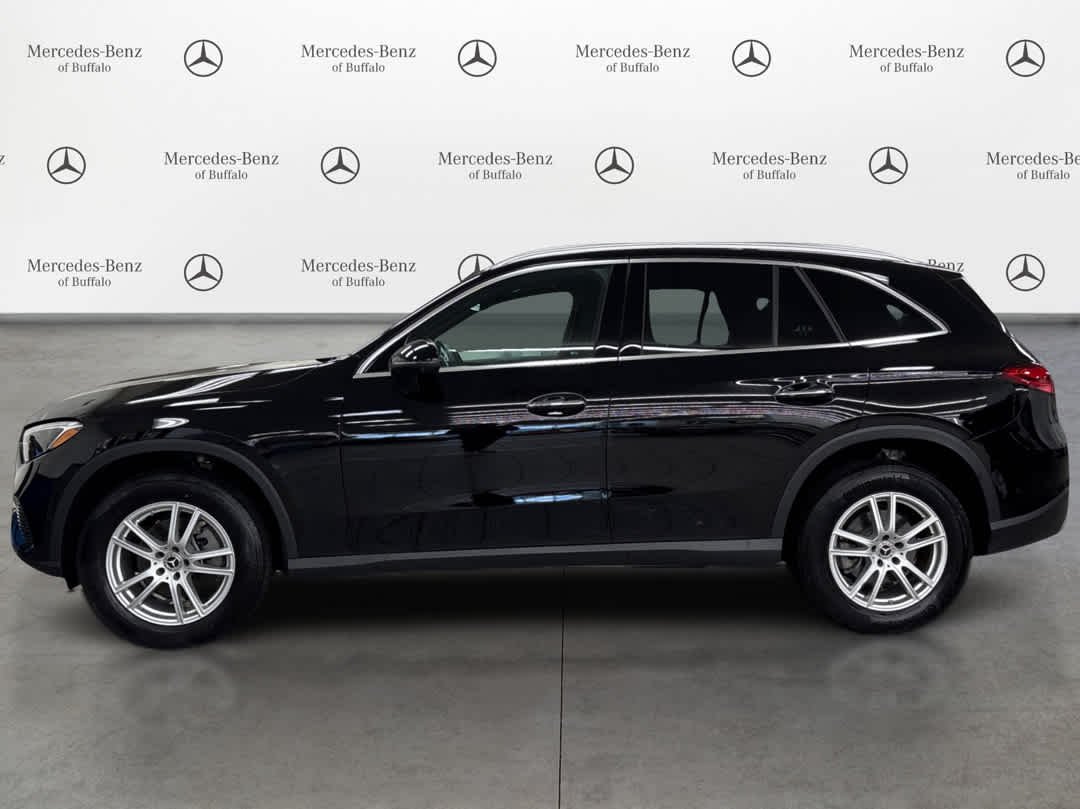 New 2026 Black Mercedes-Benz GLC 300 image 8