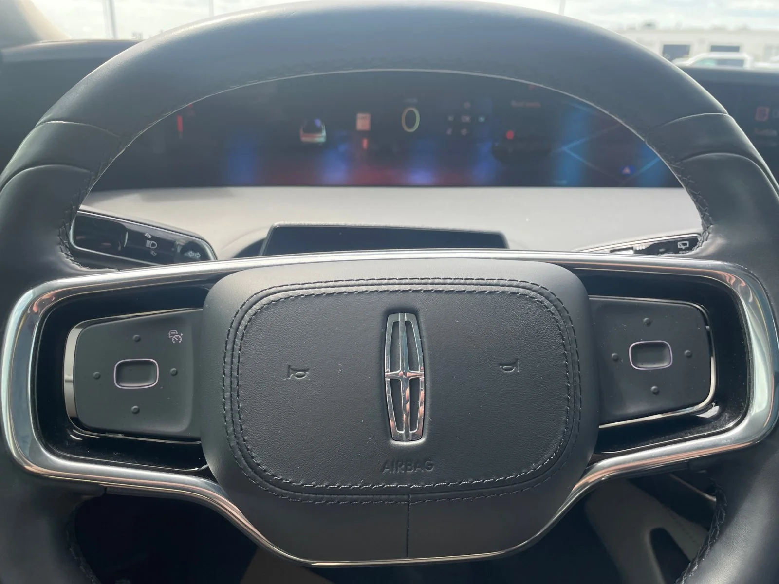 Used 2025 WHITE Lincoln PREMIERE AWD image 23