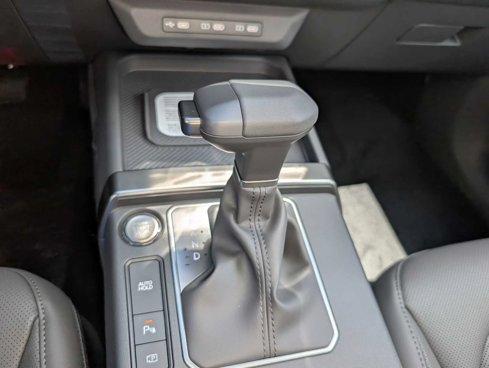 New 2027 Terrain Brown Kia X-Line S image 25
