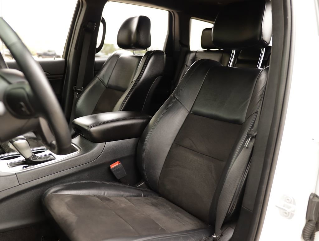 Used 2019 White Jeep Altitude 4x4 image 23