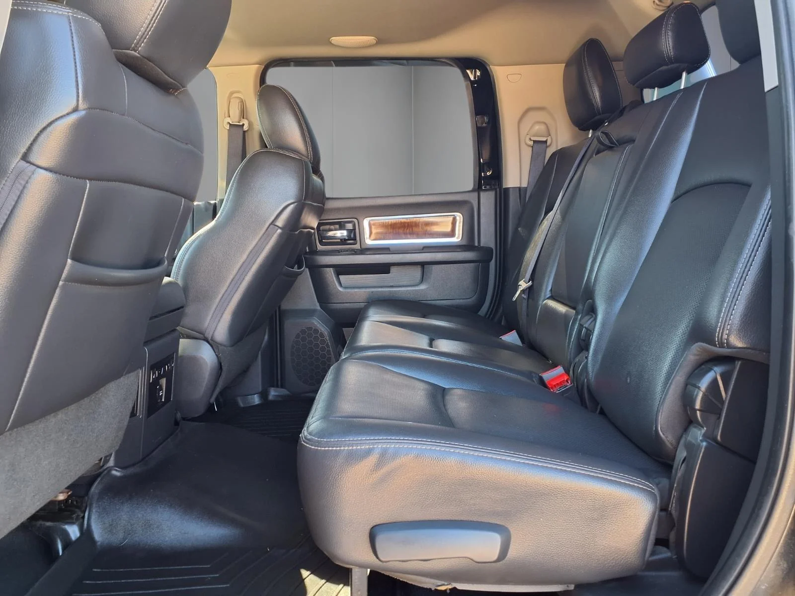 2012 RAM Ram 2500 Pickup Laramie - Photo 12
