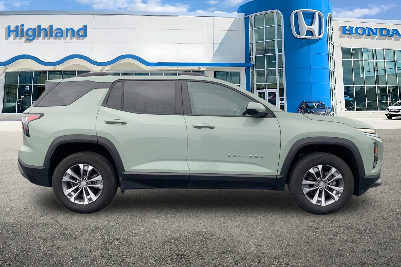 Used 2025 Green Chevrolet LT image 6