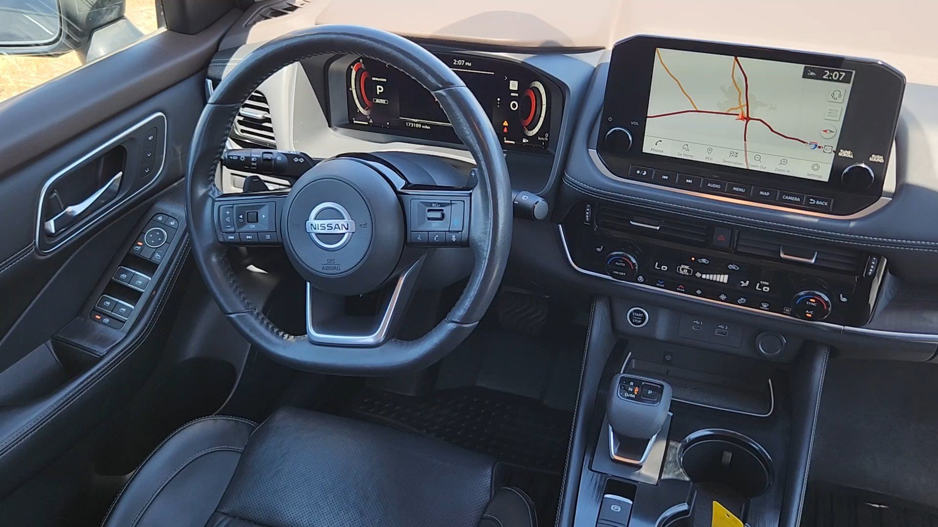 Used 2021 Boulder Gray Pearl/Super Black Nissan Platinum image 5