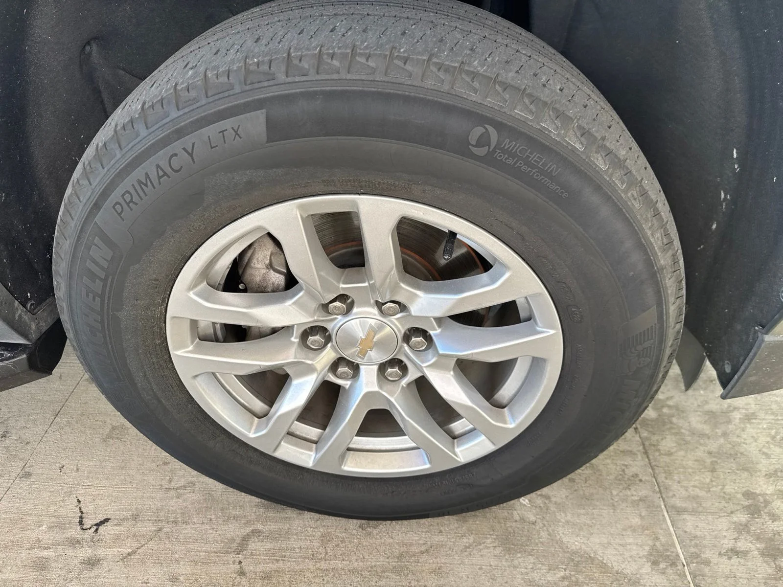 Used 2023 Green Chevrolet LT image 29