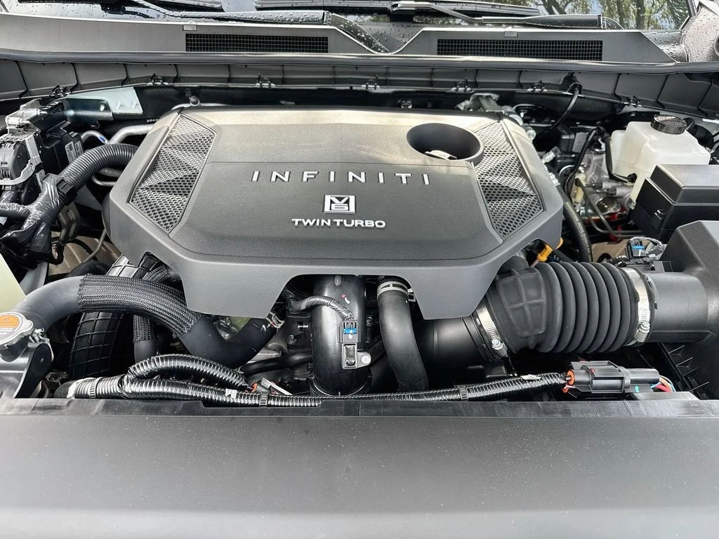 New 2027 RADIANT WHITE INFINITI Luxe 2WD image 33