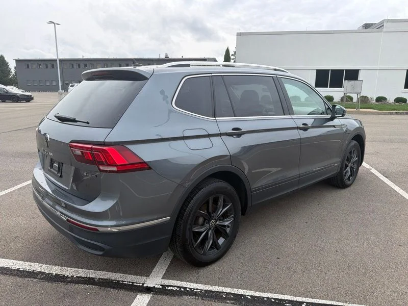 Used 2024  Volkswagen 2.0T SE image 3