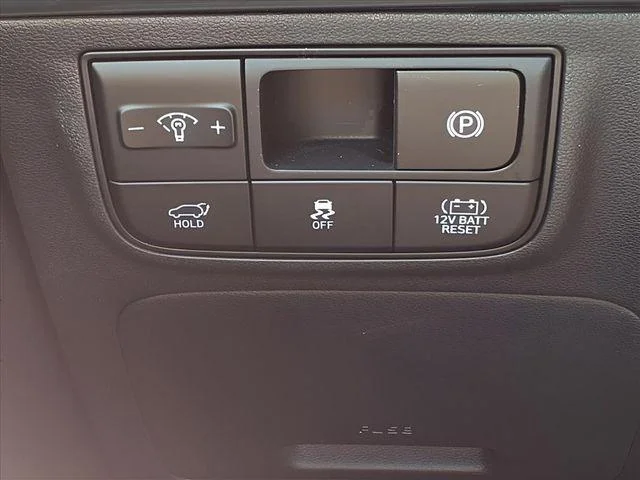 New 2025 White Hyundai SEL Convenience image 25