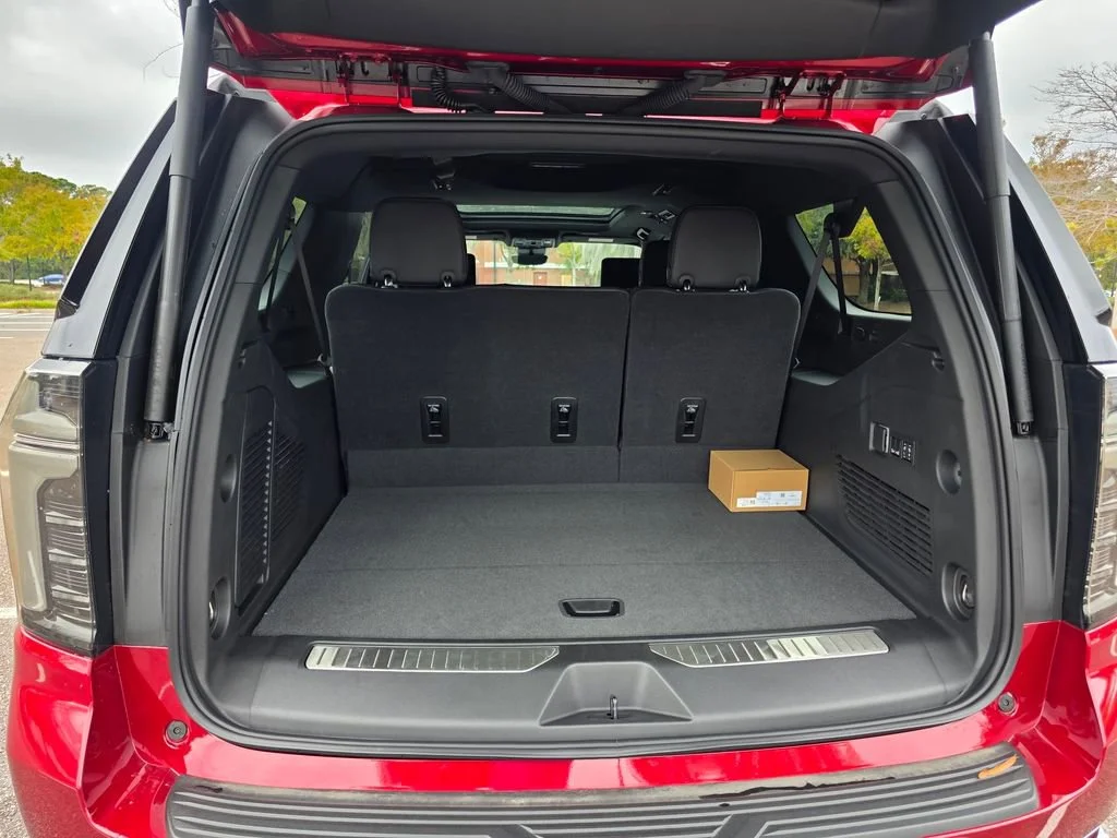 2025 Chevrolet Suburban Premier - Photo 28