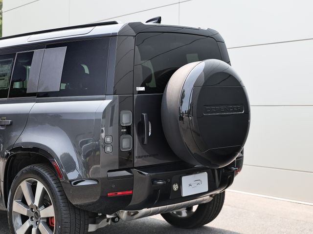 2026 Land Rover Defender X - Photo 9