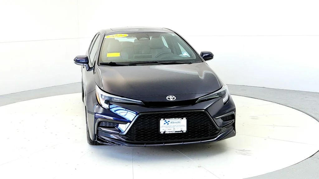 Used 2023  Toyota SE image 2