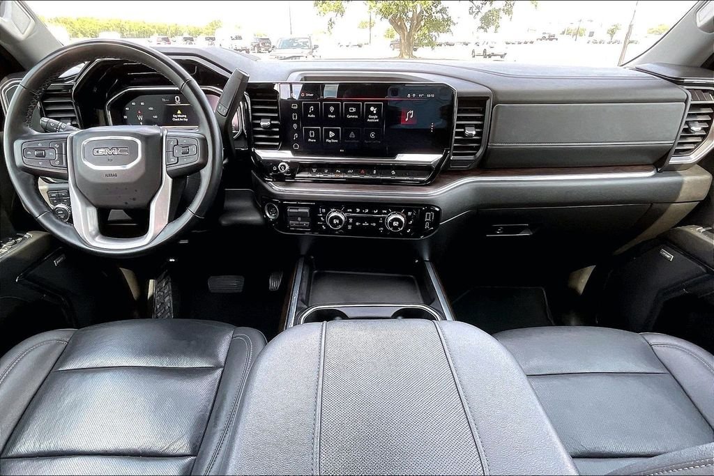 Used 2024 Onyx Black GMC SLT image 7