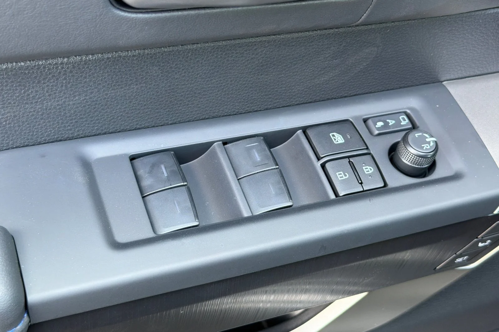 New 2026 Magnetic Gray Metallic Toyota  Platinum image 11