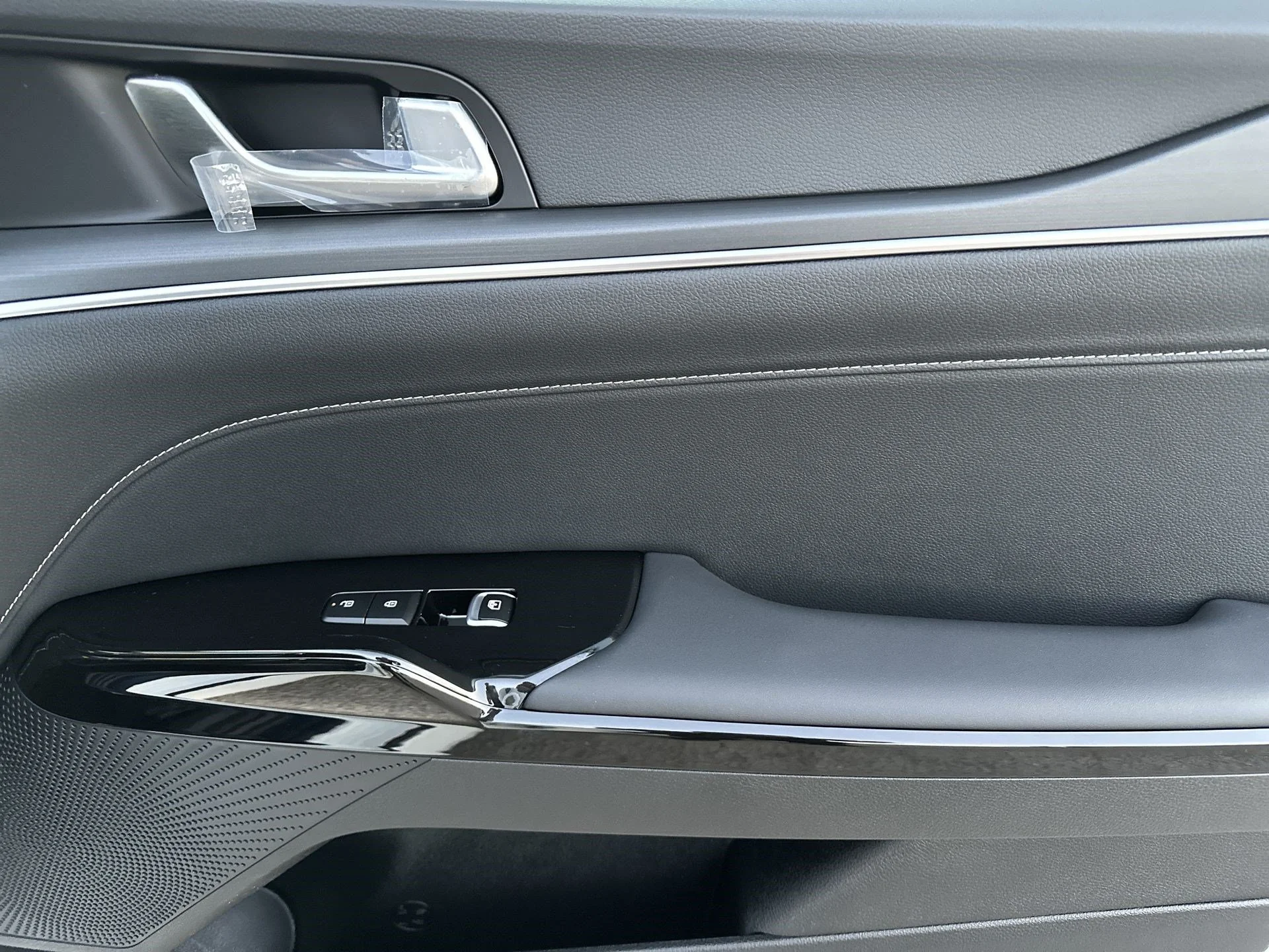 New 2026 Wolf Gray Kia GT-Line FWD image 27
