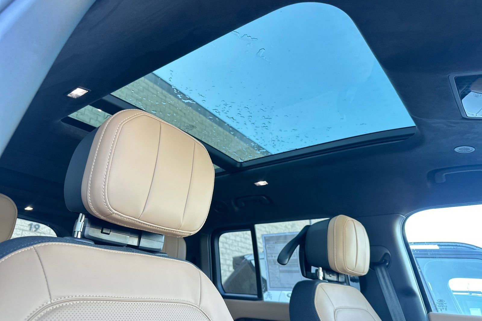 2026 Land Rover Defender V8 - Photo 19