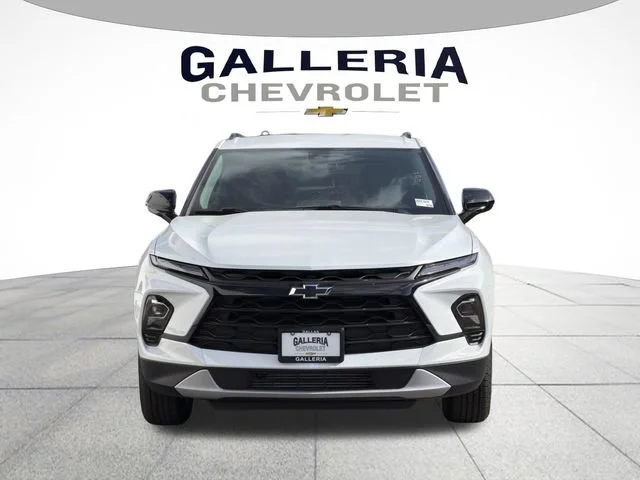 New 2026 Summit White Chevrolet 2LT image 3