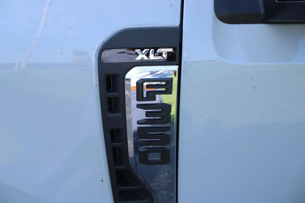 New 2026 Avalanche Ford F-350® XLT image 6
